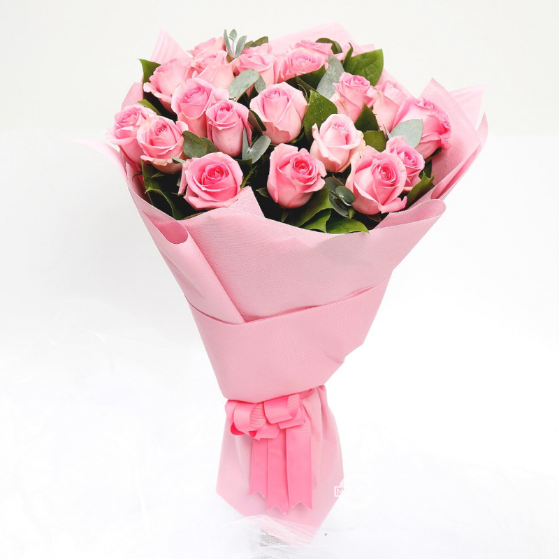 Букет с розовыми розами «Юная принцесса»